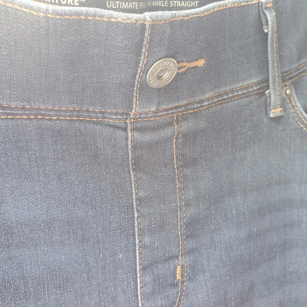 Levi Strauss Signature Gold Totally Shaping Pull On Ankle Straight Jeans 18M